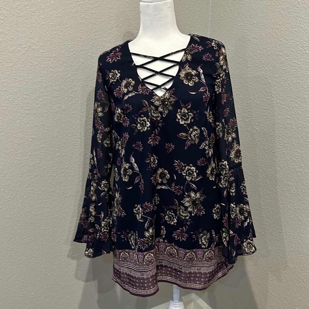 Speechless long sleeve dress. size Small. dark blue with purple and cream flower